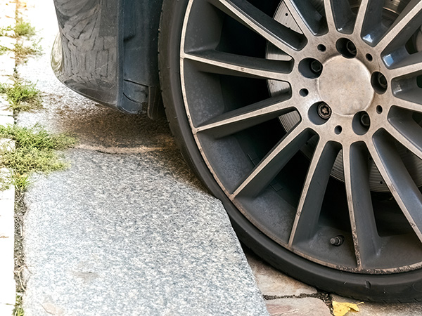 5 Drawbacks Of Oversized Rims And Tires Most Drivers Don’t Think About | Morrison Tire Inc.